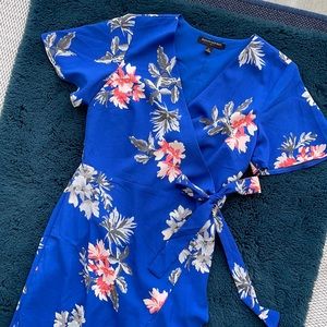 NWOT Banana Republic size 0 wrap dress